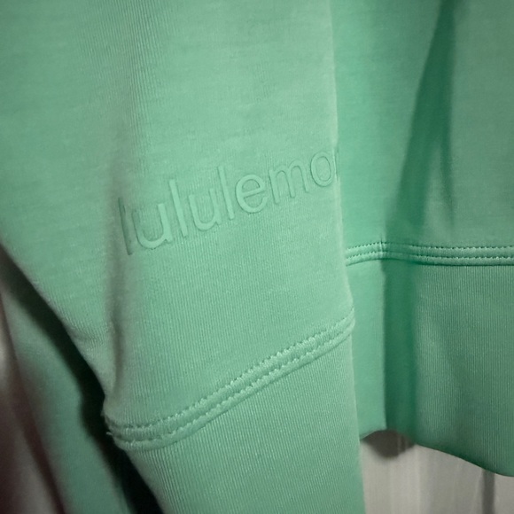 lululemon Perfectly Oversized Cropped Crew *Softstreme | Wild Mint | Size 10 - Picture 4 of 4